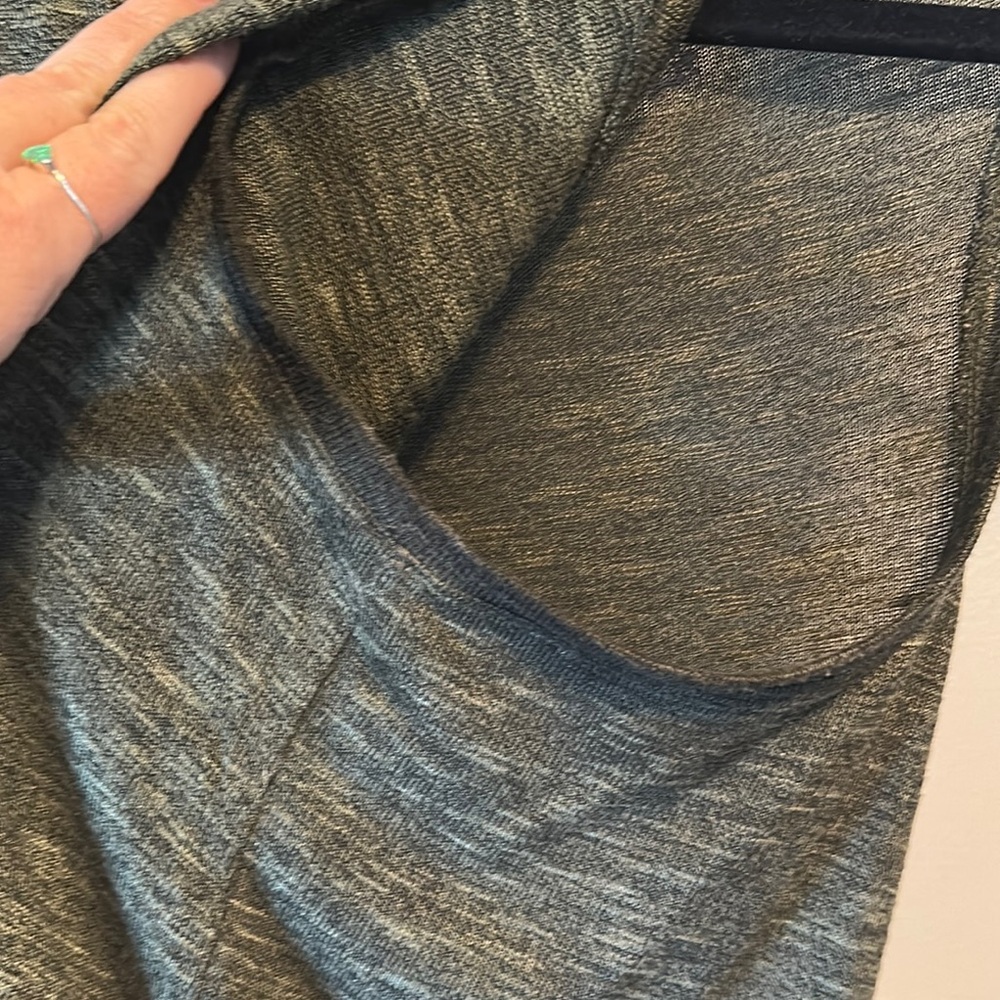 Mudd Green Sleeveless Relaxed Tank Top - Picture 4 of 5
